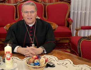 Uskrsna čestitka i pastirska poruka nadbiskupa Hranića