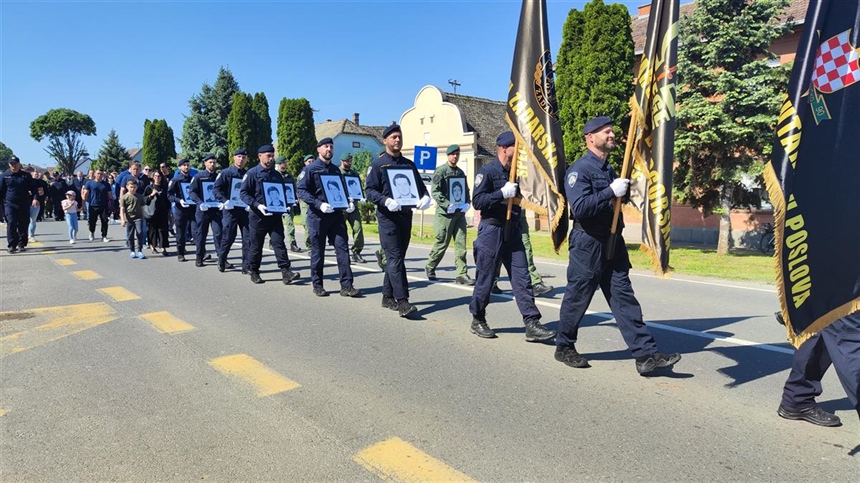 U Borovu je obilježena 34. godišnjica pogibije 12 hrvatskih redarstvenika u Domovinskom ratu