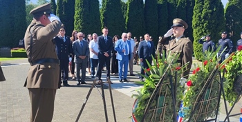 Vukovar započeo obilježavanje Dana Grada odavanjem počasti braniteljima