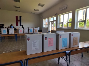 Na lokalnim izborima do podneva glasovalo svega 15, 12 posto birača