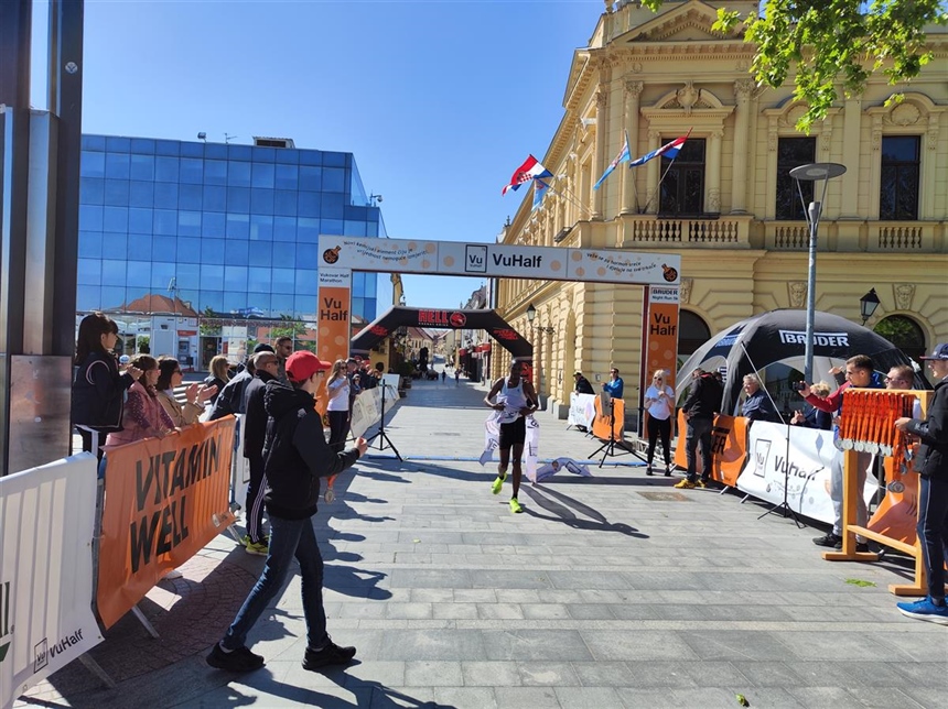 Pobjednik Vukovarskog polumaratona Kenijac Ndiwa Sakong