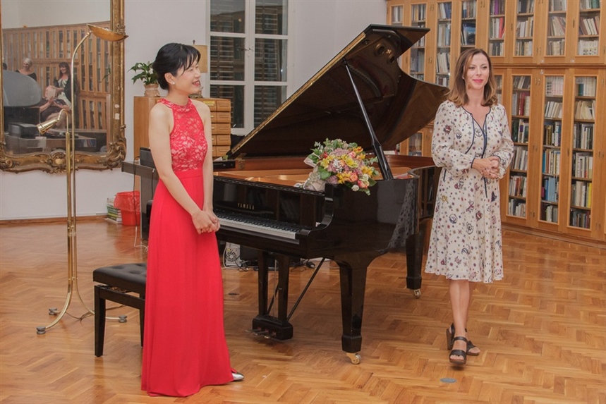 Yoko Nishii svira na pijanu u Vinkovcima