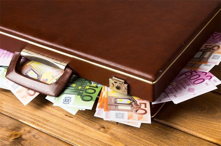 Potrošili 247 tisuća eura iz tvrtki na robu široke potrošnje i utajili 111 tisuća eura poreza
