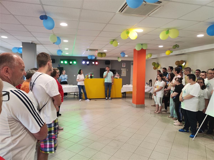 Udruga za osobe s intelektualnim oštećenjem „Golubica“ Vukovar natjecanjem u kuglanju proslavila 55. rođendan