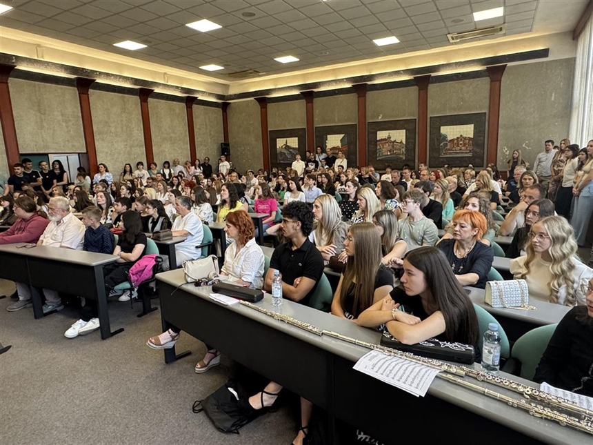 Nagrađeni učenici i mentori za ostvarene rezultate