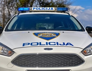 Vukovarski policajci vlasniku predali izgubljene predmete koje je...