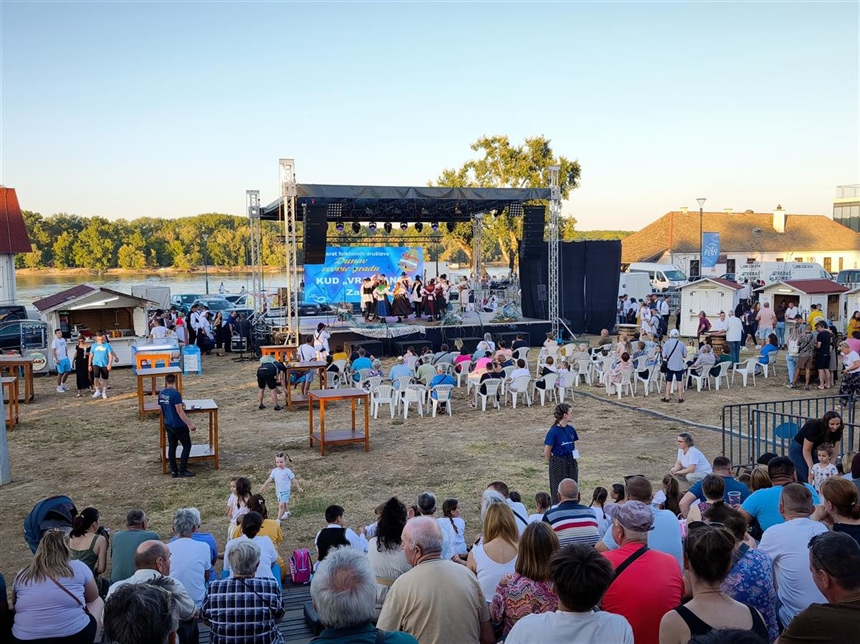 Održani 17. susreti folklornih društava "Dunav svome gradu"