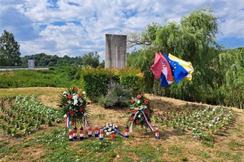 U Iloku obilježena 34. obljetnica pogibije Gorana Štipaka i Predraga Jurčeca