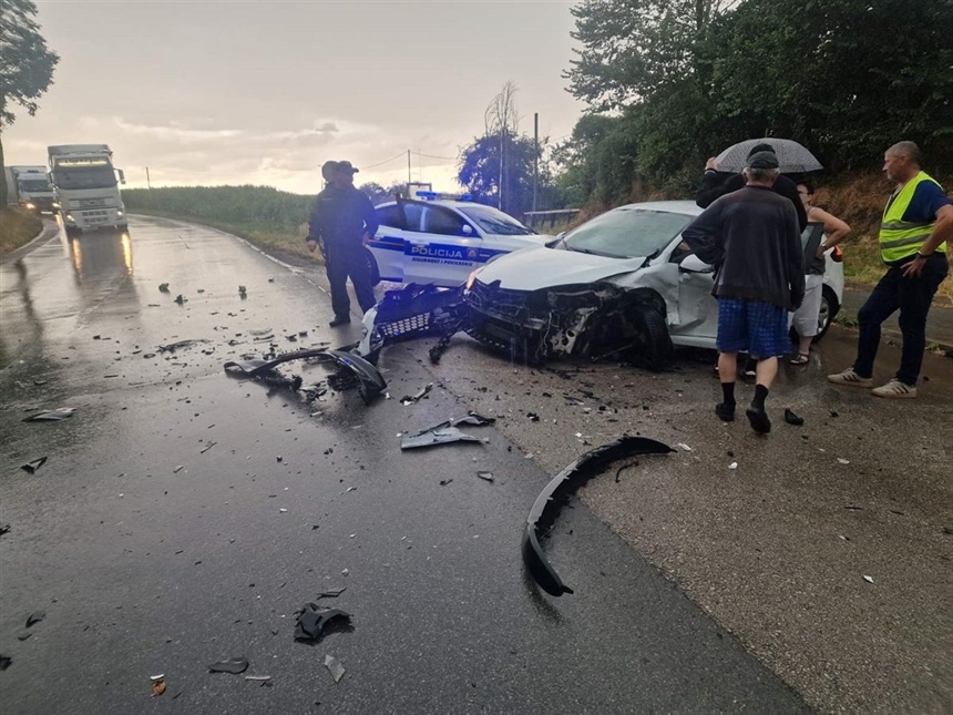 U jučerašnjim prometnim nesrećama ozlijeđene četiri osobe, dvije teško