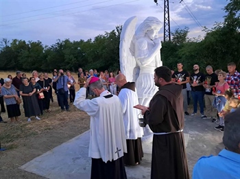 Blagoslovljen kip sv. Mihaela arkanđela u Šarengradu