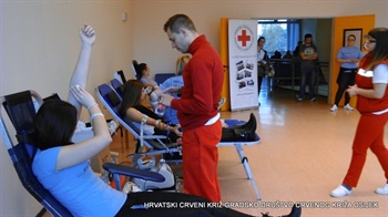 Zbog kritično niskih zaliha krvi, Crveni križ poziva građane na hitno davanje krvi