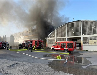 Lokaliziran veliki požar u osječkom skladištu
