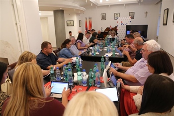 Najviše zastupničko tijelo Hrvata u Srbiji donijelo važne odluke na sjednici u Beogradu