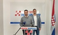 Hrvatski suverenisti osuđuju uklanjanje povijesnog hrvatskog grba s prvim bijelim poljem sa spomenika u Bleiburgu