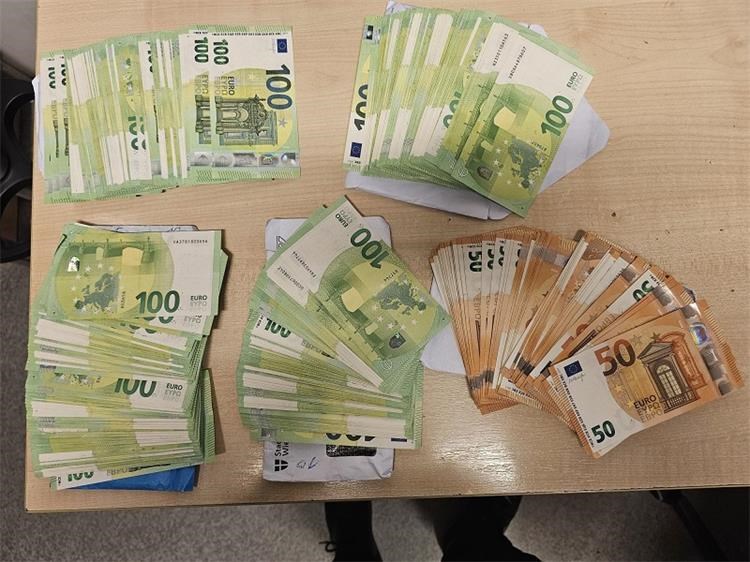 Na granici kod Županje spriječeno krijumčarenje 74.500 eura