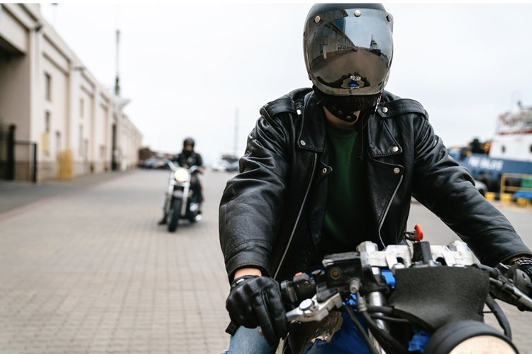 Dva motociklista ozlijeđena u prometnim nesrećama