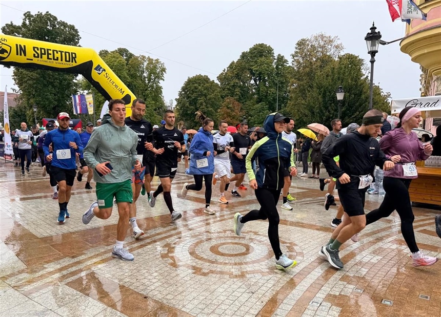 Vinkovački polumaraton okupio više od 400 trkača