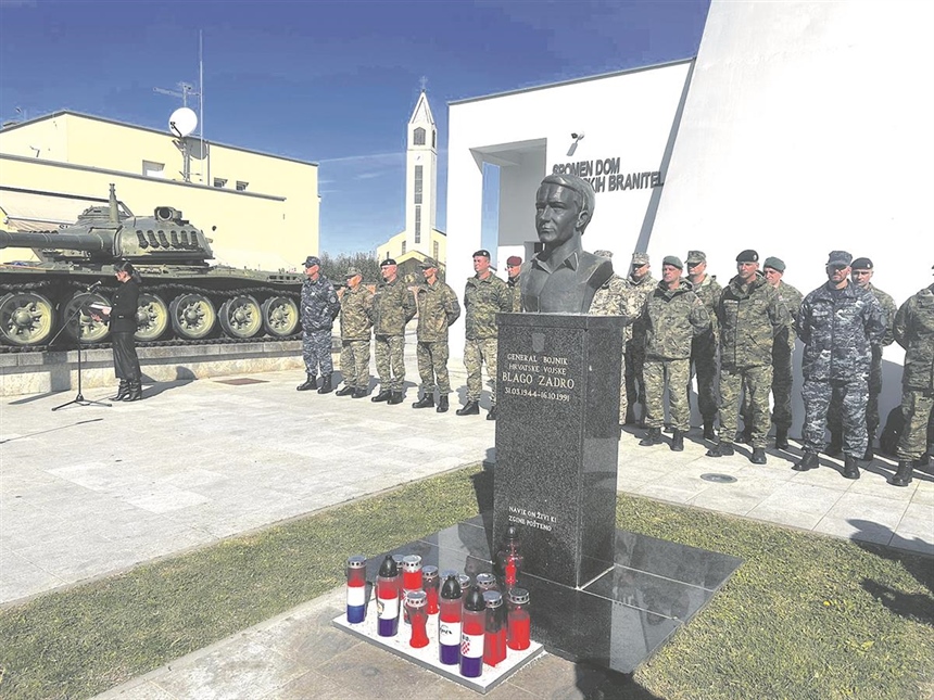 Državni vrh odao počast general-bojniku Blagi Zadri