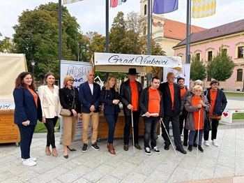 „Ako ne vidimo, nismo nevidljivi”: Vinkovčani obilježili Međunarodni dan bijelog štapa