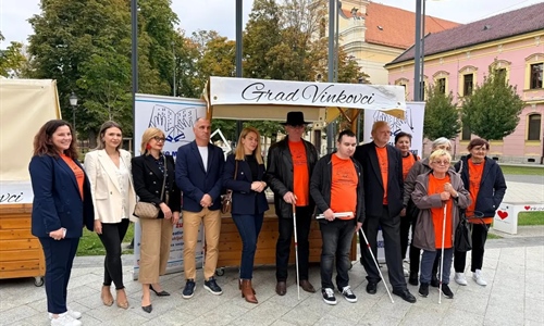 „Ako ne vidimo, nismo nevidljivi”: Vinkovčani obilježili Međunarodni...