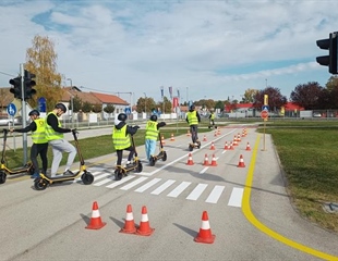 Provedena edukacija učenika o sigurnoj vožnji električnih romobila