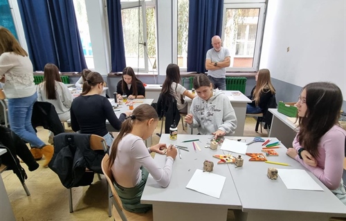 Wood4STEM Expo u Vinkovcima: Mladi drvodjelci spajaju znanost,...
