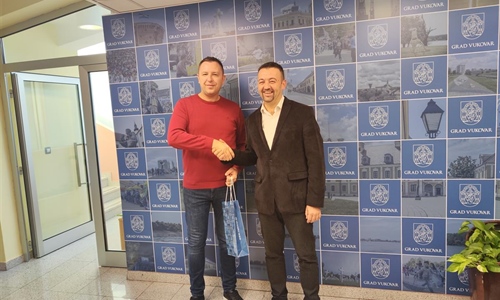 Gradonačelnik Pavliček čestitao Kešnjeru na prestižnoj nagradi National...