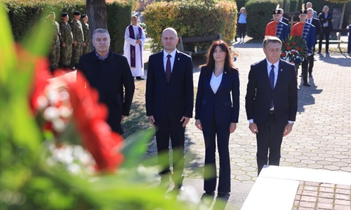 Vijenci i svijeće i u Osijeku