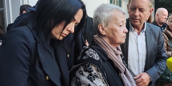 Majka Jean-Michela Nicoliera tvrdi da su mediji netočno prenijeli njene riječi: "Podržavam da ljudi pokažu odakle su sve stigli i kamo pripadaju"