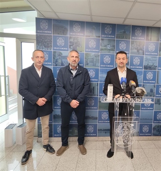 Povodom Dana sjećanja Primax i Vinkoprom donirali Gradu Vukovaru 3.000 ekoloških lampiona