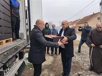 Dubrovačko-neretvanska županija donirala Vukovarsko-srijemskoj županiji 10 tona mandarina