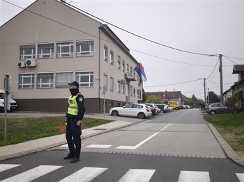 Odgođena izložba Srpkinja