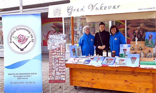 Braniteljice u ratu, umjetnice u miru