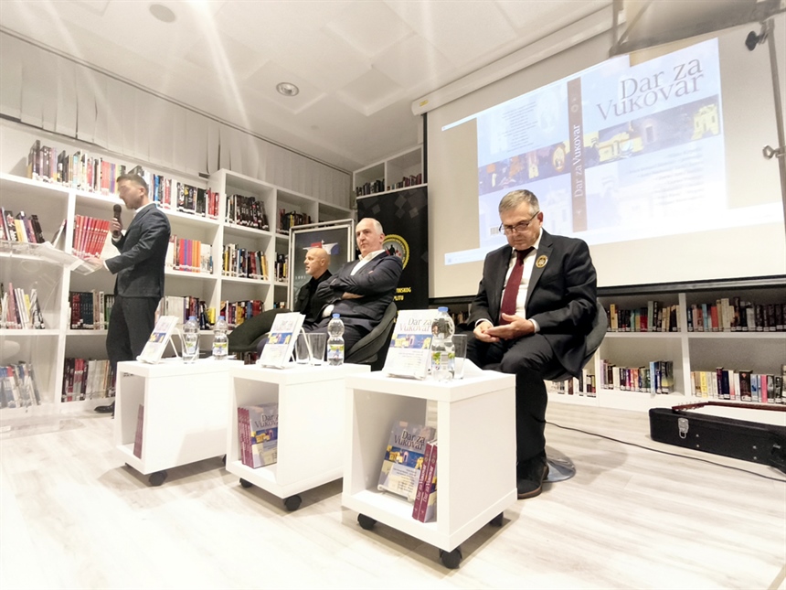 Poetski poklon gradu heroju uoči Dana sjećanja