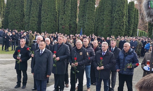 Na Memorijalnom groblju položeni vijenci i služena sveta misa