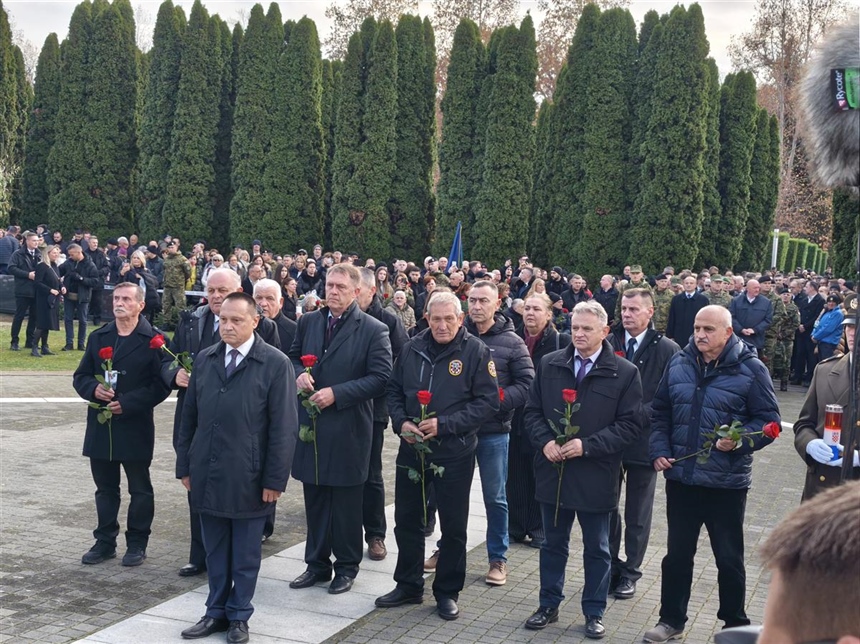 Na Memorijalnom groblju položeni vijenci i služena sveta misa