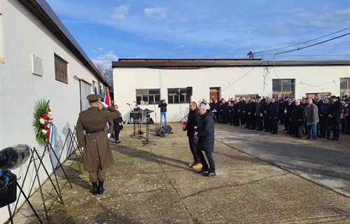 Odana počast ubijenima u logoru na Veleprometu