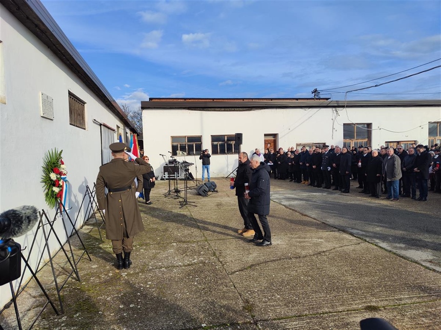 Odana počast ubijenima u logoru na Veleprometu