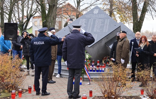 Laslovo obilježilo 34. godišnjicu herojske obrane i proboja branitelja...