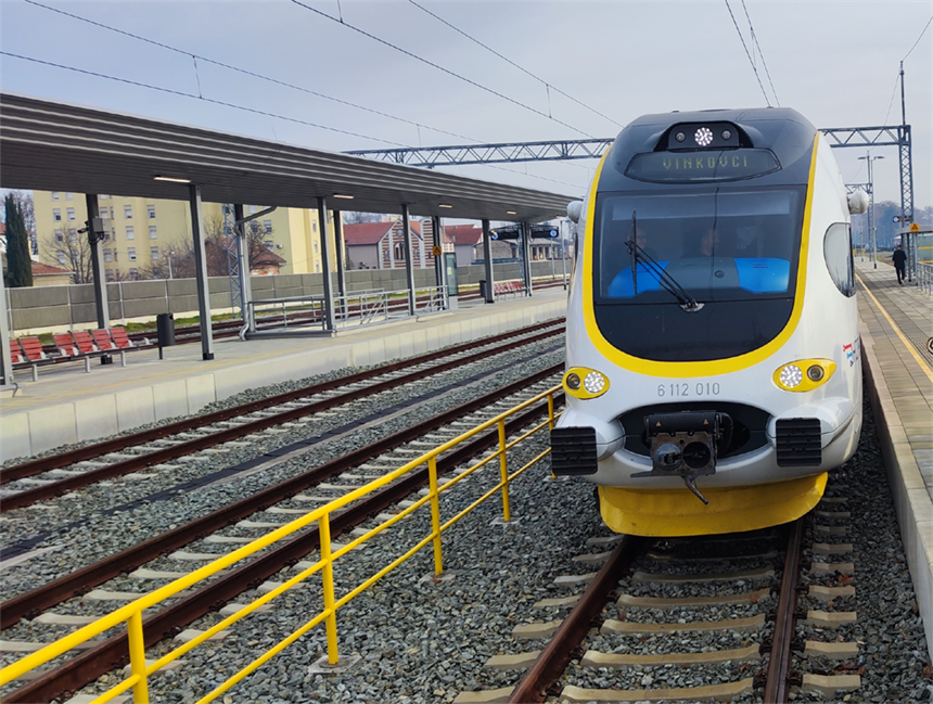 Tragedija na prijelazu u Ivankovu: Vlak usmrtio osobu