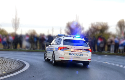 Biciklist teško ozlijeđen u naletu automobila u Oroliku