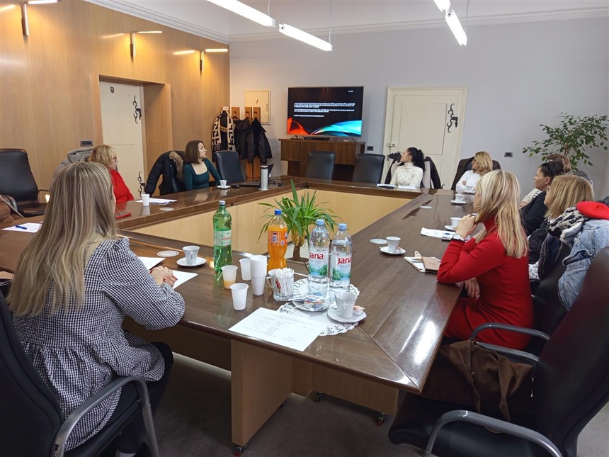 Nasilje ne prestaje na vratima doma: Digitalne platforme postale novo bojište protiv žena