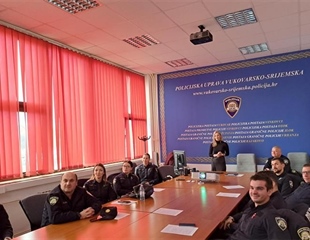 Provedena edukacija policijskih službenika o dječjim auto-sjedalicama