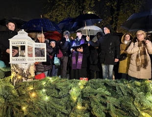 Svjetlo nade obasjalo Slavoniju: Upaljene prve adventske svijeće u...