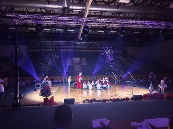 Održana scenska modna revija “Budi svoj! Budi poseban!”