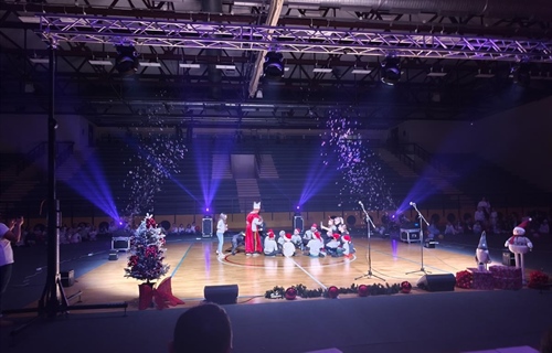 Održana scenska modna revija “Budi svoj! Budi poseban!”