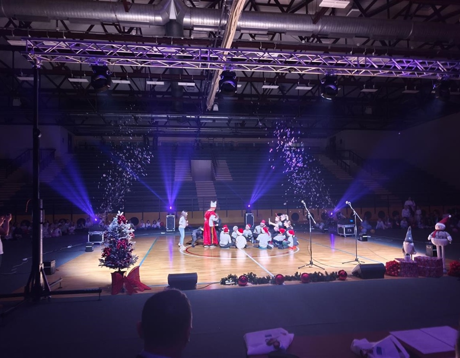 Održana scenska modna revija “Budi svoj! Budi poseban!”