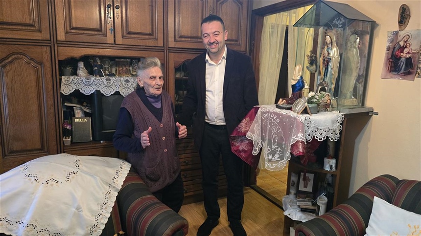 Gradonačelnik Pavliček posjetio majku branitelja Ivana Ivanike