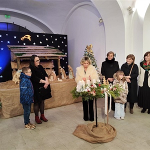 Ksenija Pajić upalila treću adventsku svijeću u Gradskom muzeju Vukovar