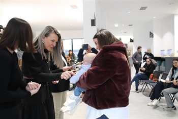 Novčane naknade i prigodni pokloni za vinkovačku novorođenčad